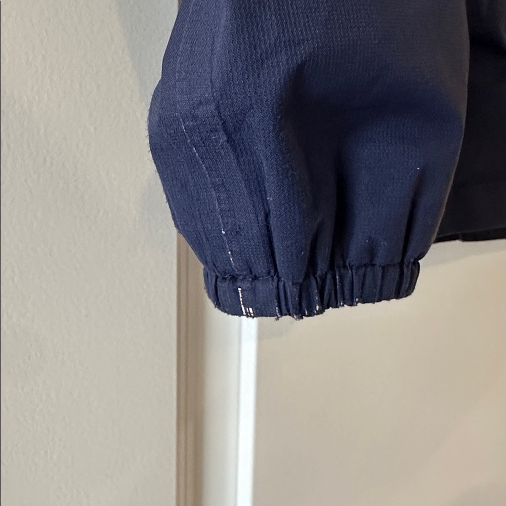 The North Face Girls Rain Jacket - Picture 7 of 9